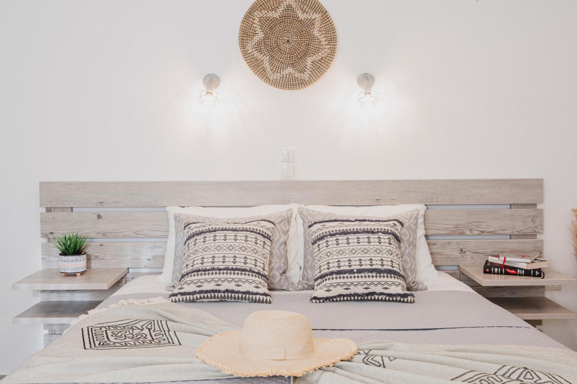 Petros Studios & Suites Naxos City Buitenkant foto