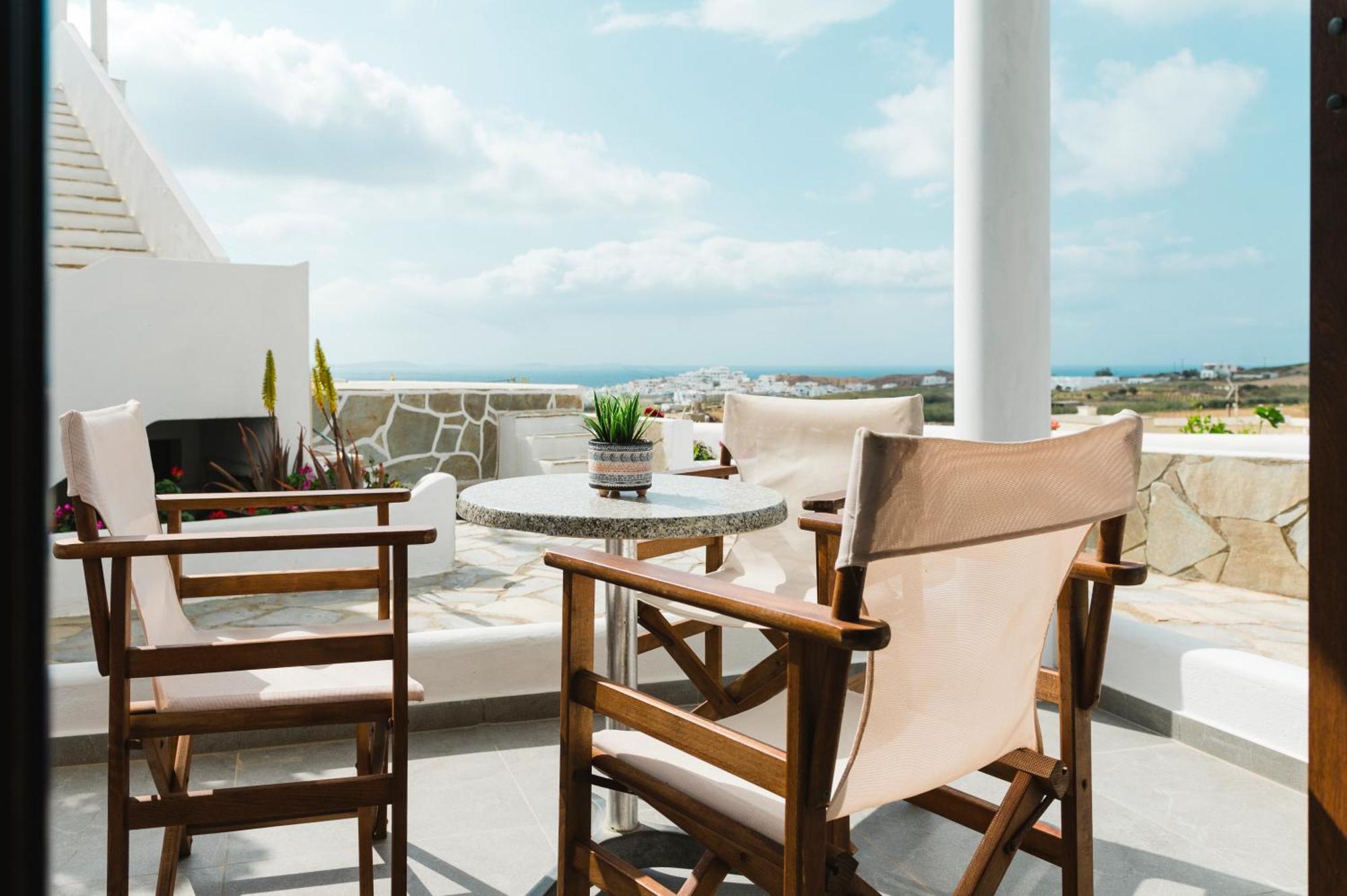 Petros Studios & Suites Naxos City Buitenkant foto